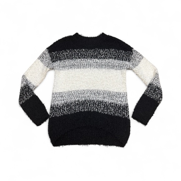 Black and White Oversized Soft Sweater - Picture 1 of 7